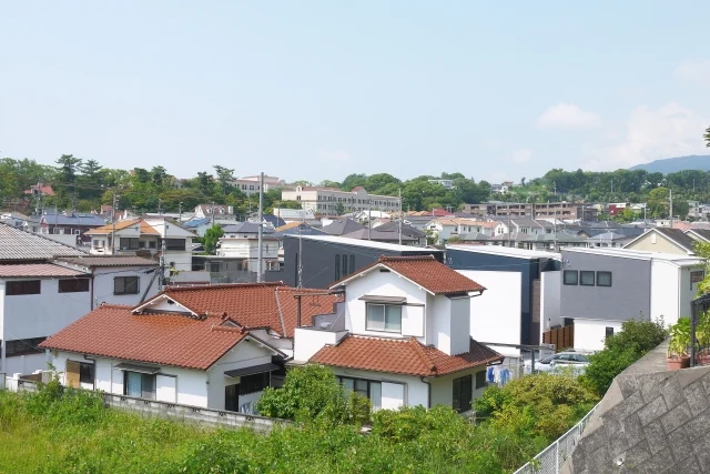 第一種低層住居専用地域とは？住むメリットと建てられる建物を解説